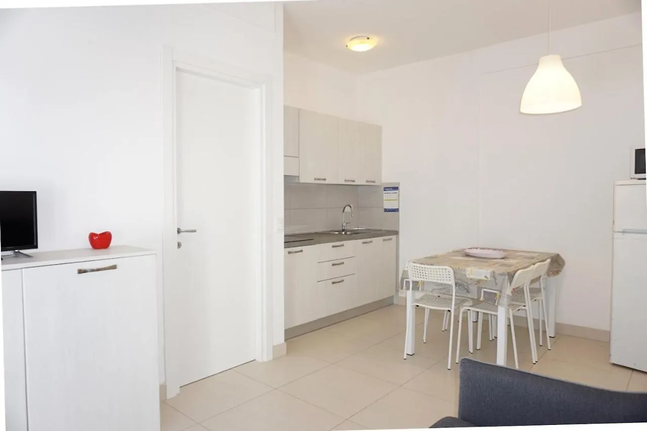포르토 산타 마게리타 디 카오를레 Relax By The Garden - Flat For Up To 6 Guests 아파트 0*, 포르토 산타 마게리타 디 카오를레 이탈리아